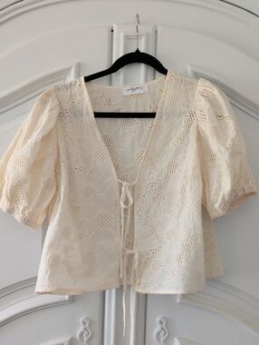 Carly Jean Los Angeles Cream Eyelet Tie-Front Puff Sleeve Blouse